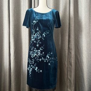 White House Black Market Velveteen Dress XS